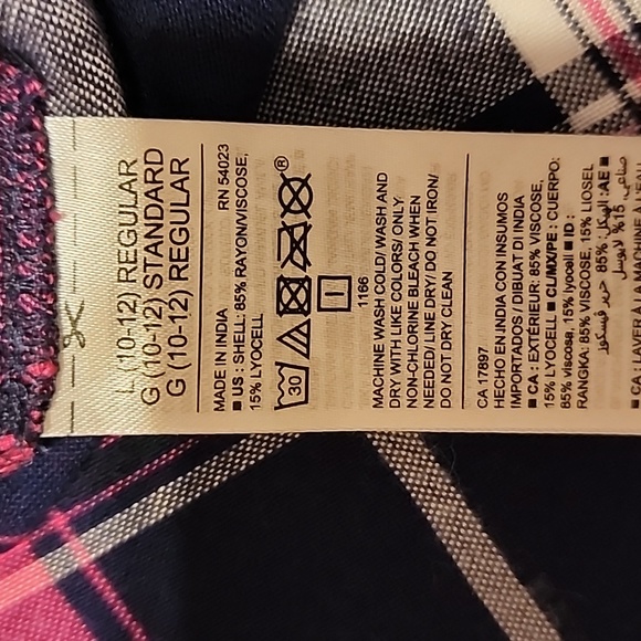 Old Navy Girl's Plaid Boyfriend Shirt - Picture 7 of 7